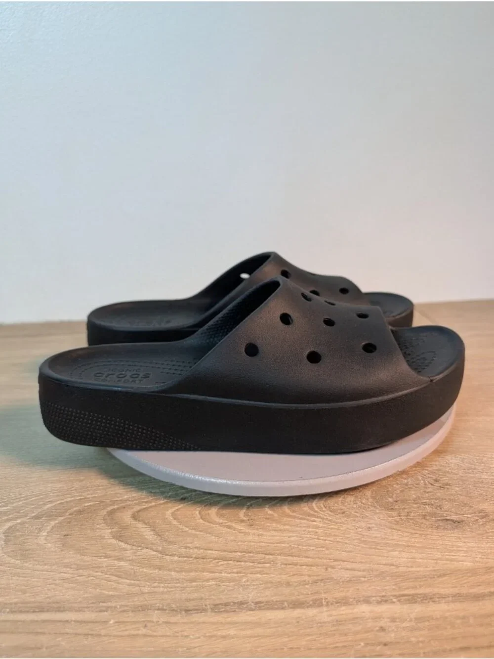 Crocs Women's Classic Platform Black Slides Size 8 Comfort Sandals Summer